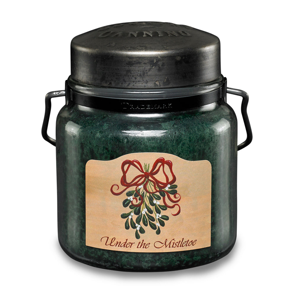 Under the Mistletoe – 16 oz Candle
