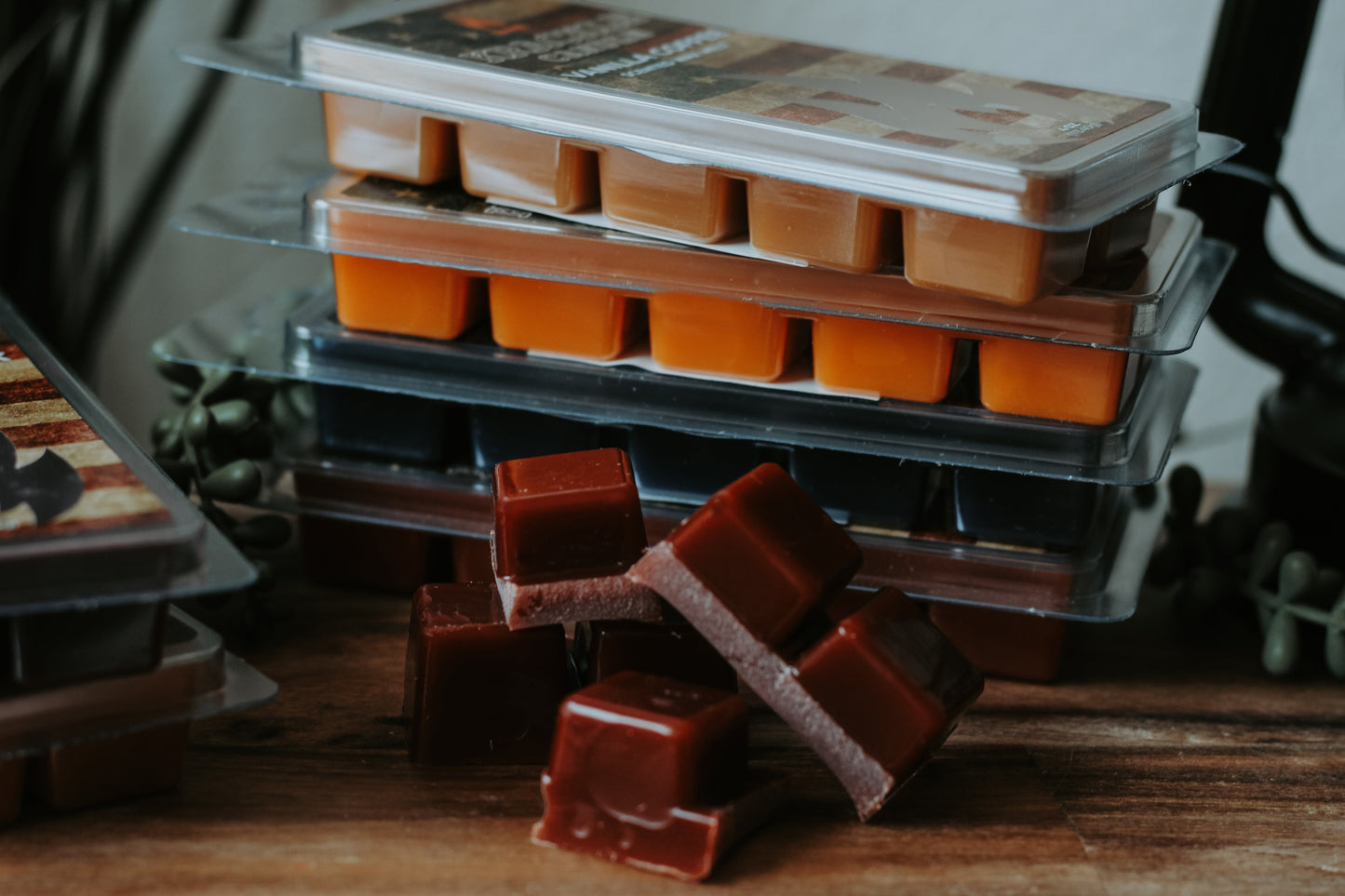 Krackle Wax Melts | Cowboy Musk | 4 oz Scented Wax Melts | Made in The USA | Tuberose, Winterberry & Spiced Orange Fragrance
