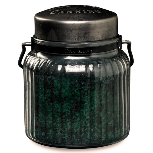 Under the Mistletoe – 18 oz Candle